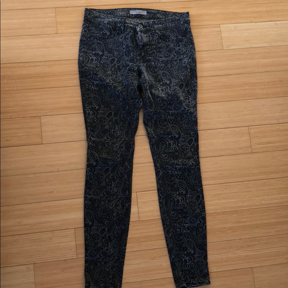 Rich and skinny jeans